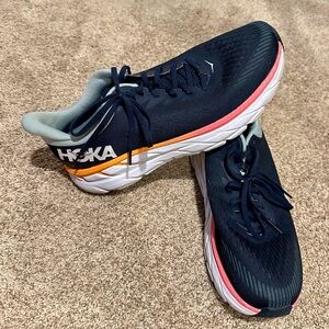 Hoka One One Clifton 7